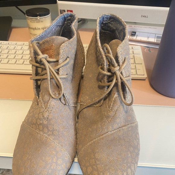 Vintage Tom’s size 8.5 wedge sneakers - Picture 3 of 5